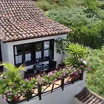Rustic With Balcony And Sea View