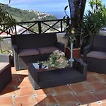 Apartman Rustic With Balcony And Sea View *