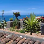 Rustic With Balcony And Sea View