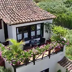 Apartman Rustic With Balcony And Sea View *