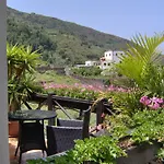 Rustic With Balcony And Sea View Apartman