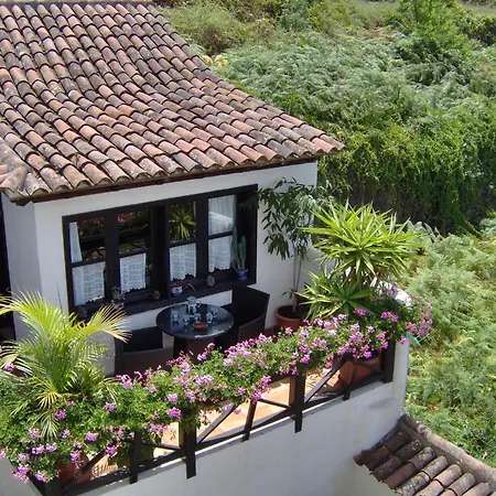 Rustic With Balcony And Sea View