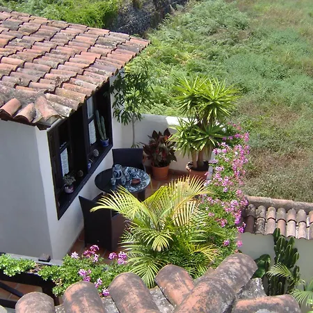 Rustic With Balcony And Sea View