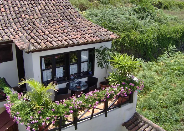 Rustic With Balcony And Sea View