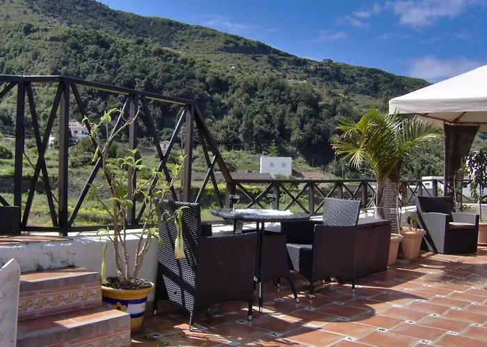 Apartman Rustic With Balcony And Sea View *